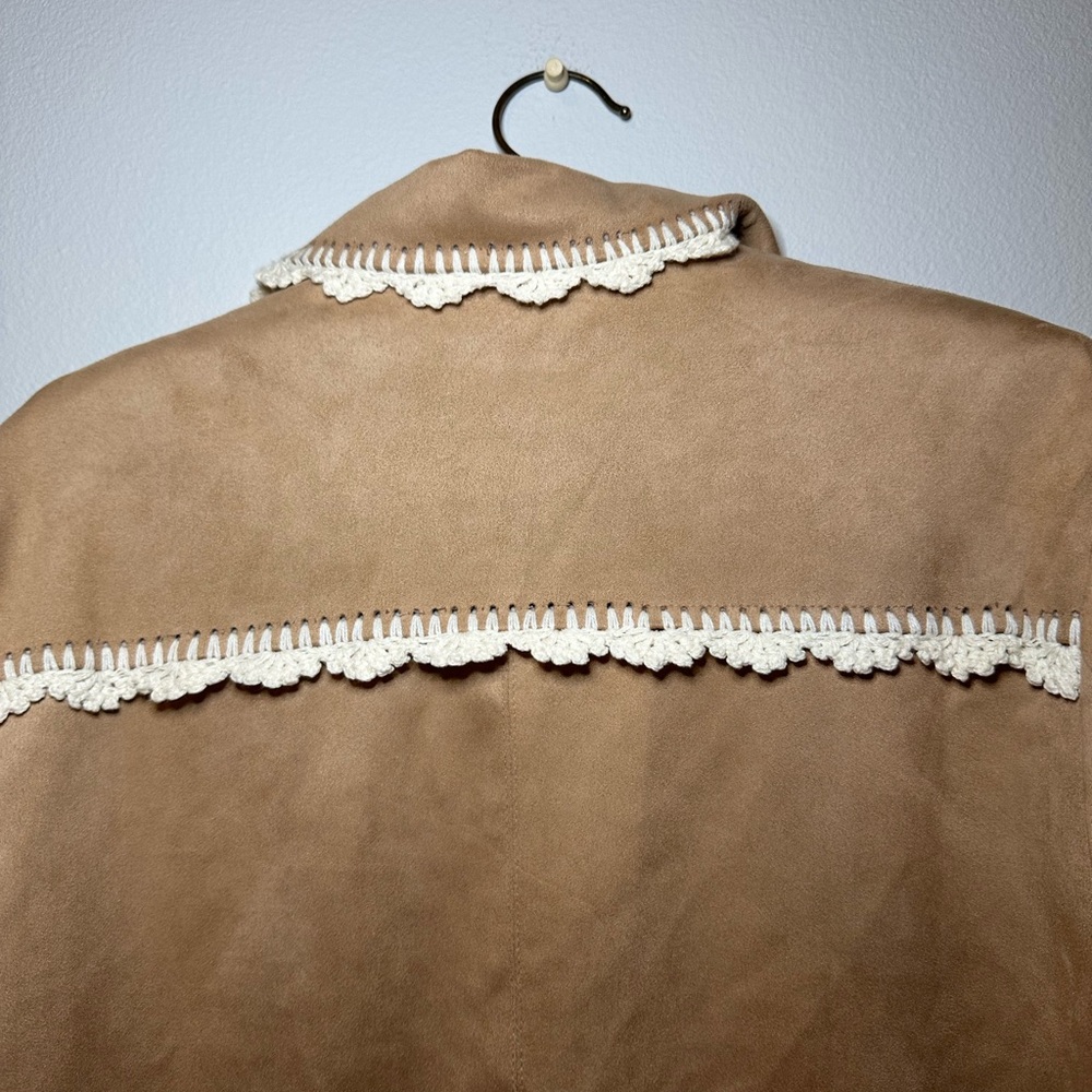 Elegant Tan Suede Blazer with Cream Trim - Picture 8 of 13